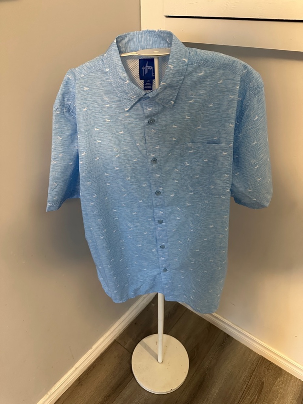 Guy Harvey performance fishing shirt. Size L